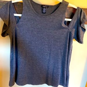 Cold shoulder tee